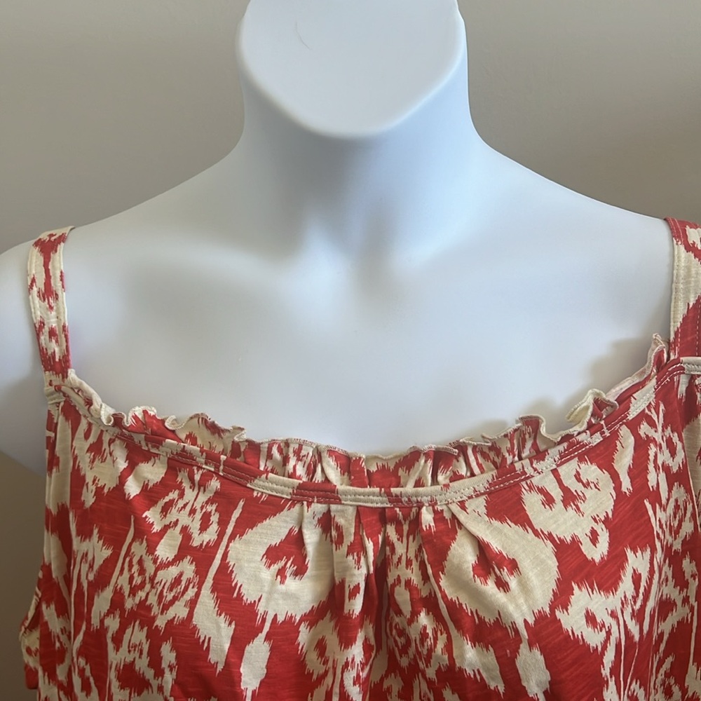 Cute Plus Size Damask Inspired Print Sleeveless Top.  Avenue size 26/28 - Picture 2 of 6